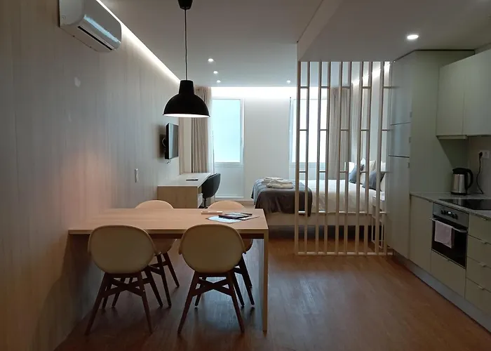 715 Gale Apartment Wi-Fi, Estacionamento