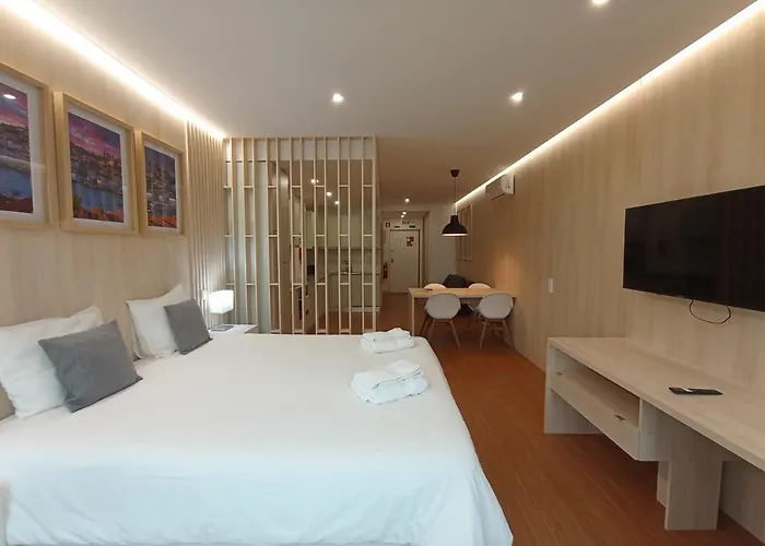 715 Gale Apartment Wi-Fi, Estacionamento
